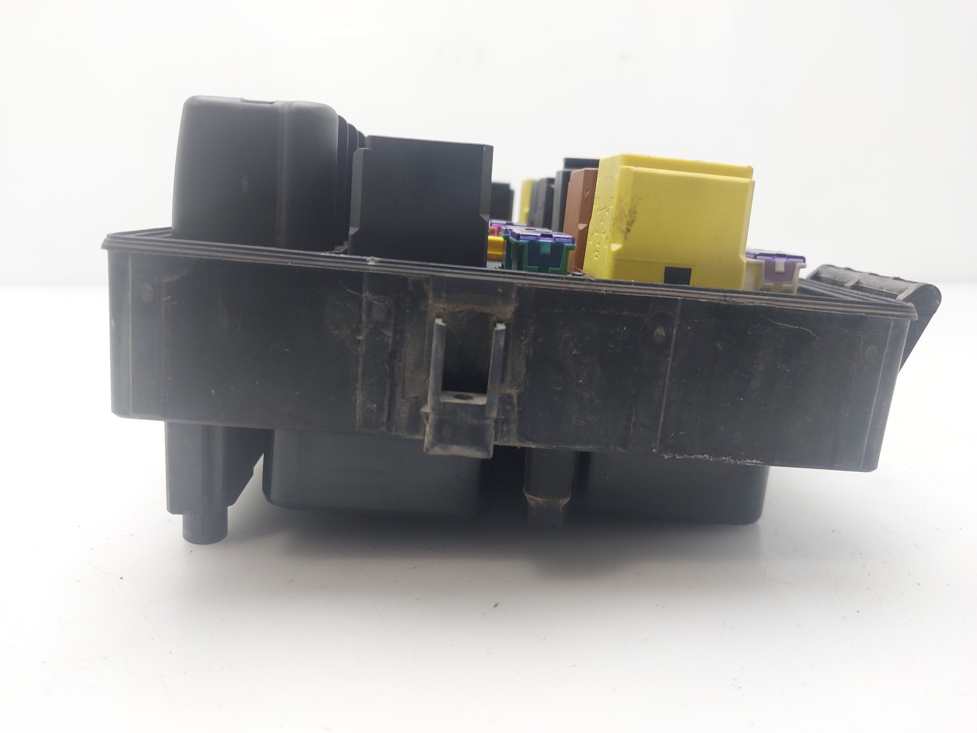 OPEL Zafira B (2005-2010) Fuse Box 13268302 25712586