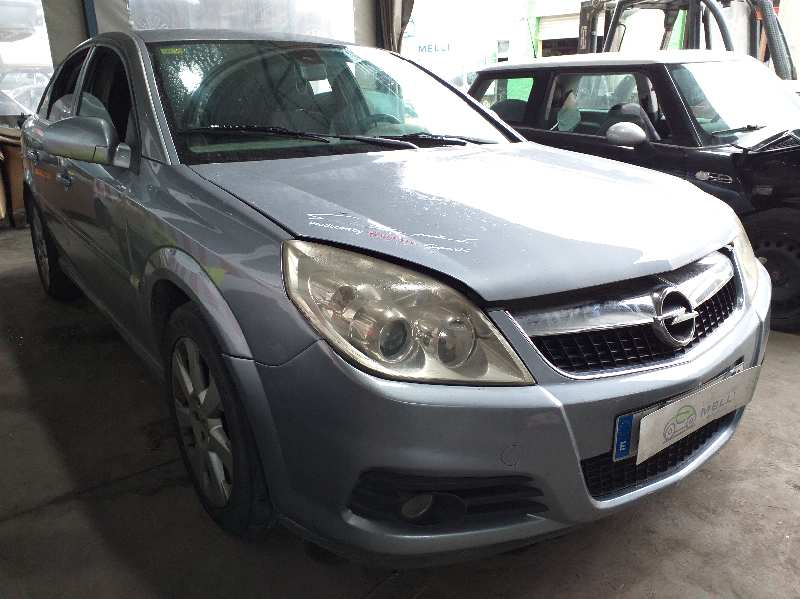 OPEL Vectra C (2002-2005) Топливная рейка 55200266 18497434