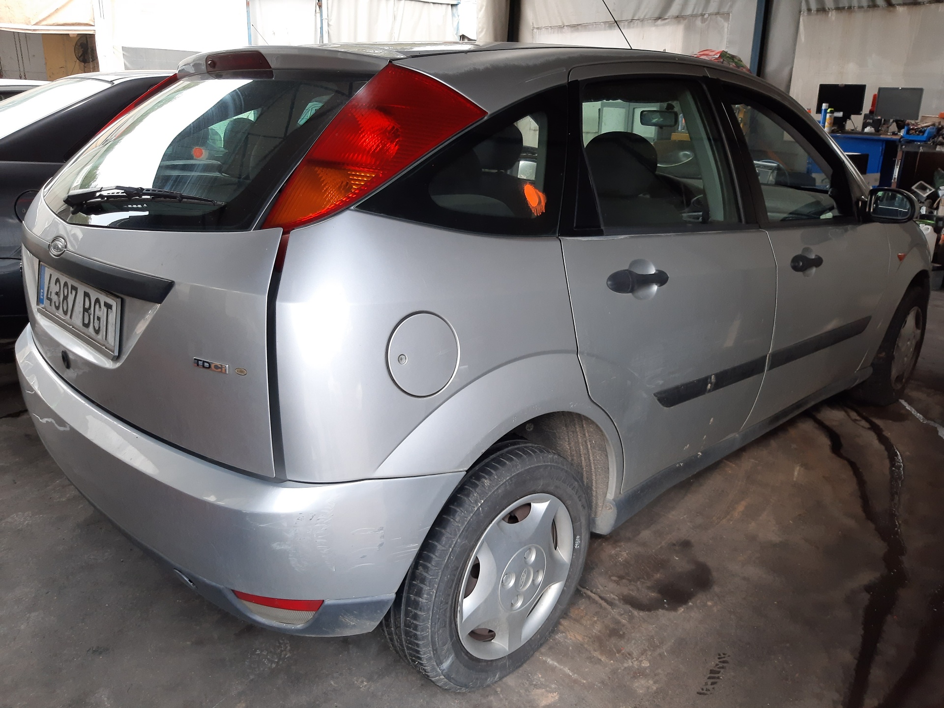 PEUGEOT Focus 1 generation (1998-2010) Ostatné časti karosérie XS4H3K354A 20148325