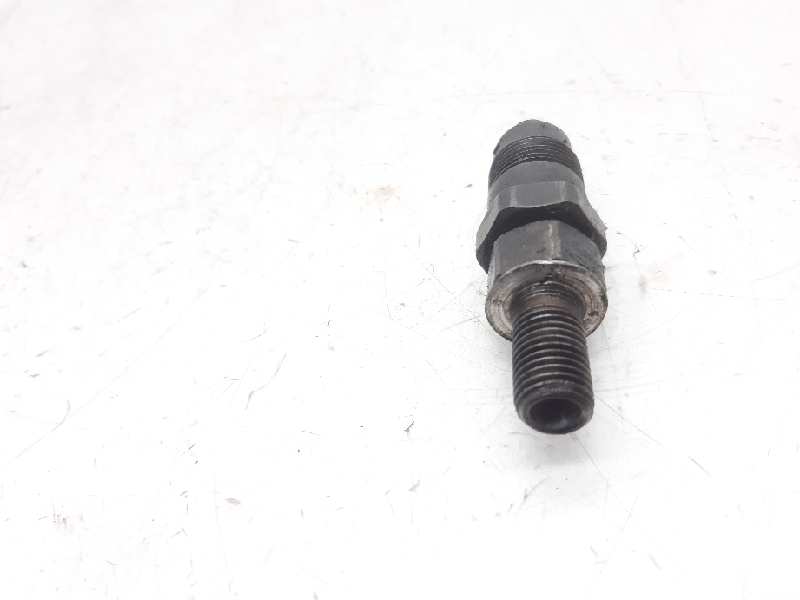 MITSUBISHI Pajero 1 generation (1982-1991) Fuel Injector MD196607 18584583