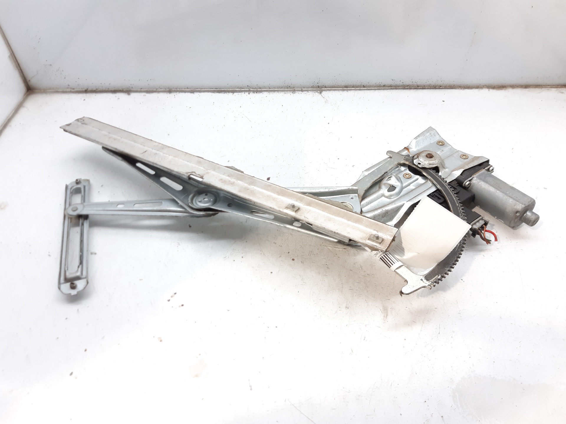 OPEL Corsa B (1993-2000) Front Right Door Window Regulator 90579572 22029701