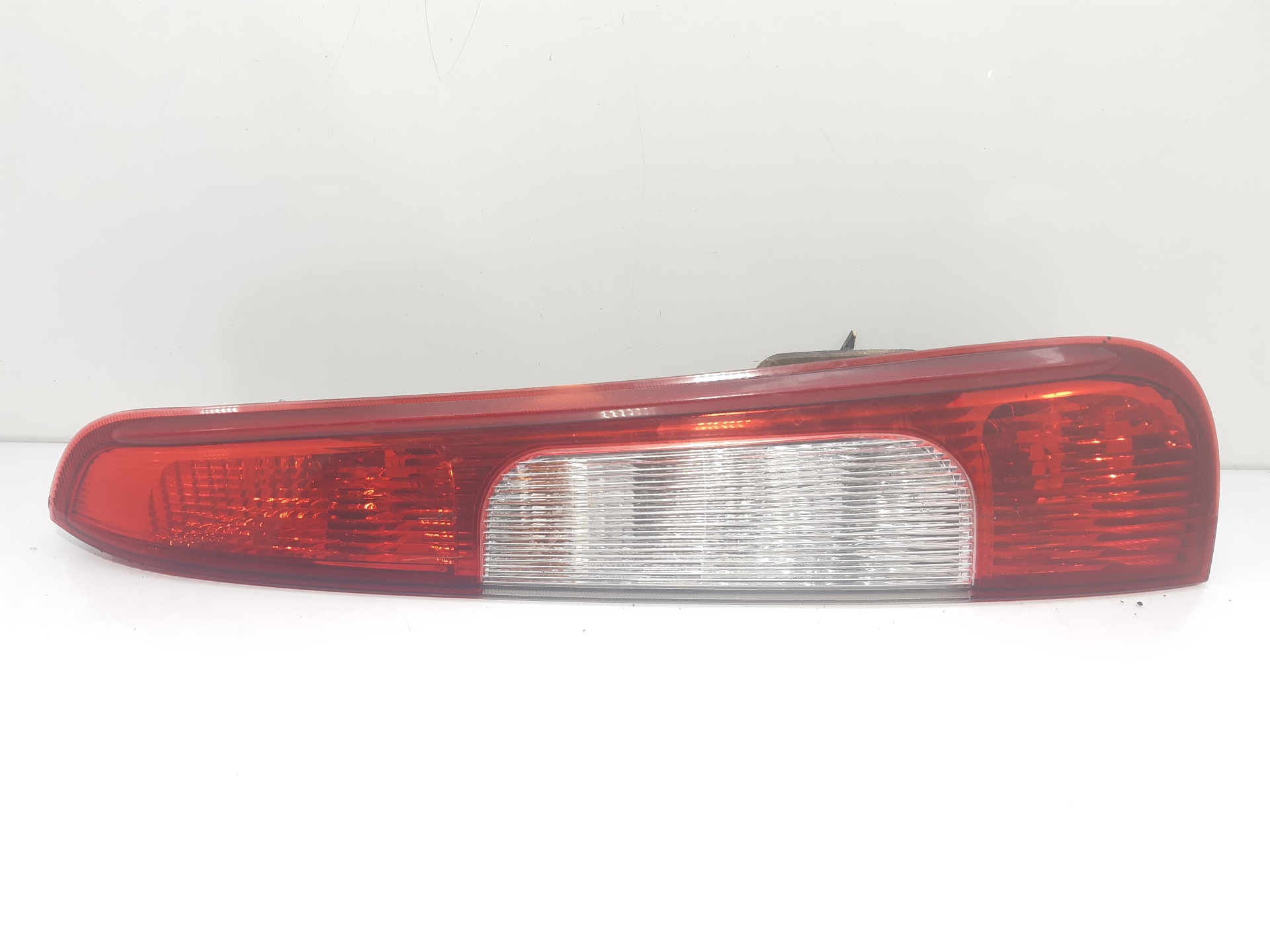 FORD C-Max 1 generation (2003-2010) Rear Right Taillight Lamp 1347454 22465191