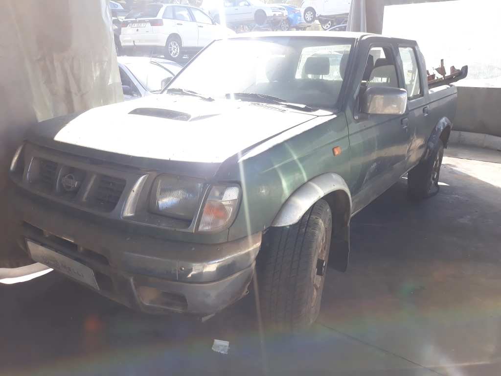 NISSAN Navara D22 (1997-2005) Galinių dešinių durų išorinė rankenėlė 826062S400 22072463