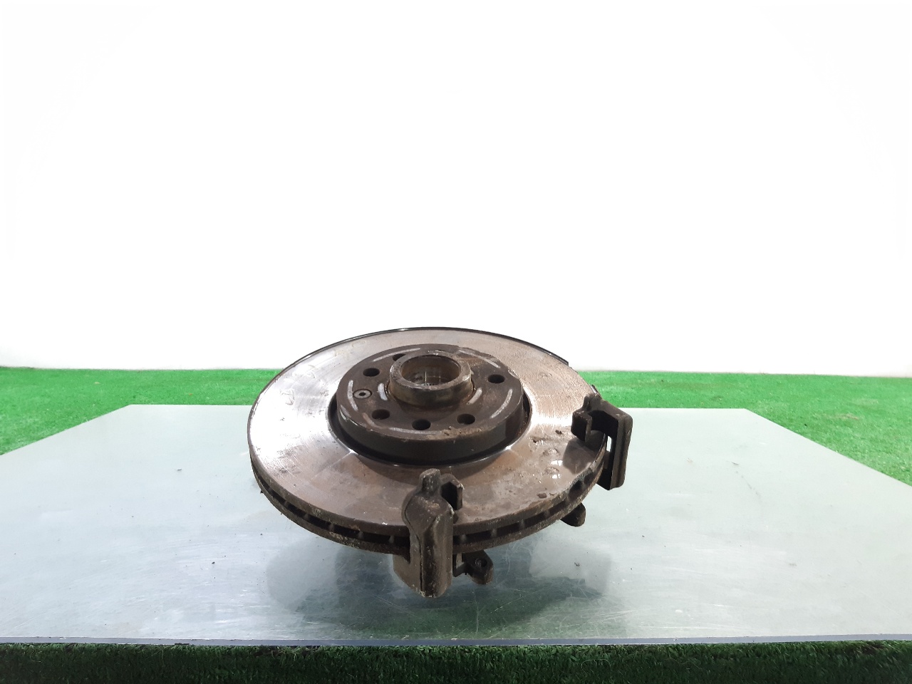 OPEL Vectra B (1995-1999) Front Right Wheel Hub 90468578 24111601