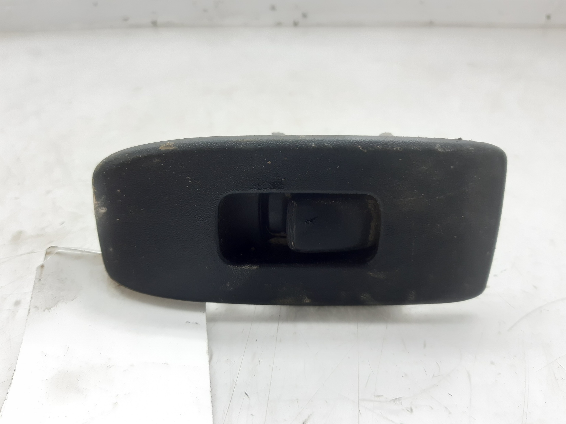 MITSUBISHI Pajero 3 generation (1999-2006) Rear Right Door Window Control Switch MR445659 18700095