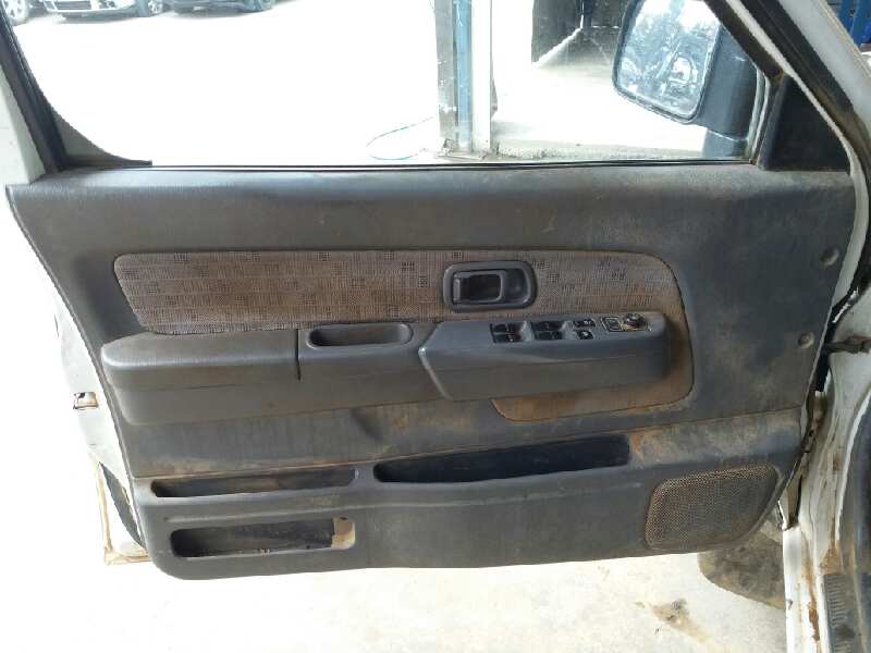 NISSAN Navara D22 (1997-2005) Other Interior Parts 806702S41A 20193069