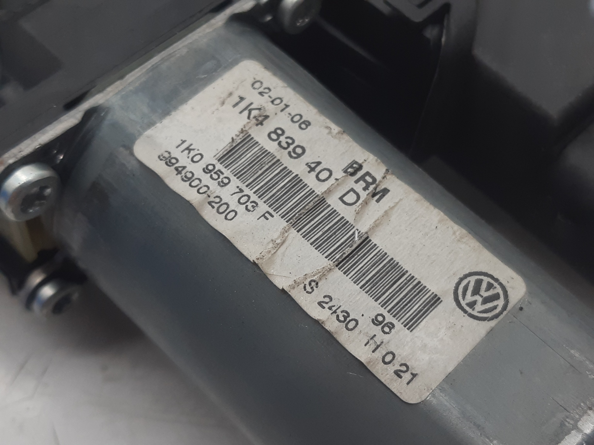 VOLKSWAGEN Golf 5 generation (2003-2009) Rear Left Door Window Control Motor 1K4839401D 18659108