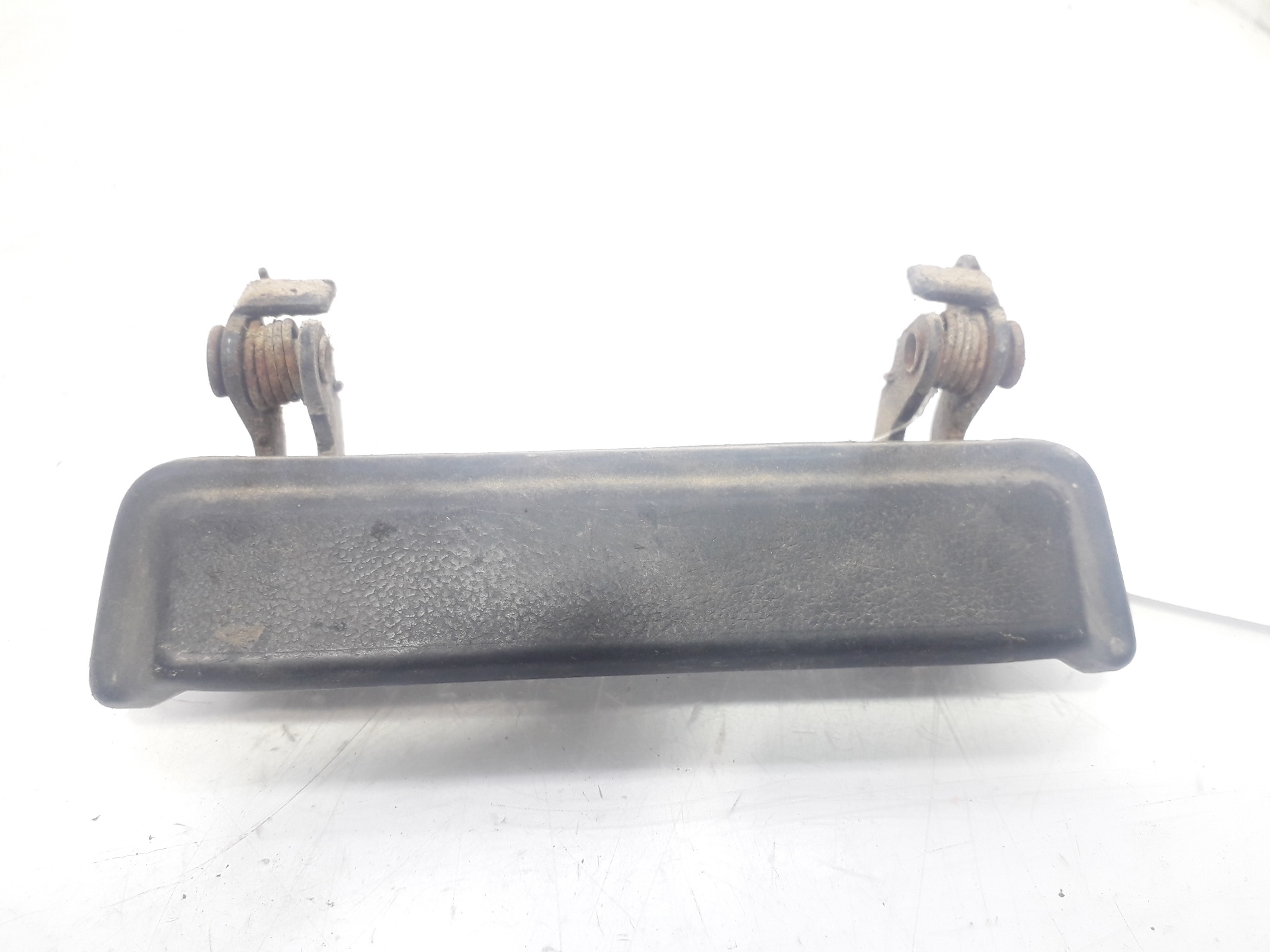 MITSUBISHI Наружная ручка передней левой двери MB321071 22434874