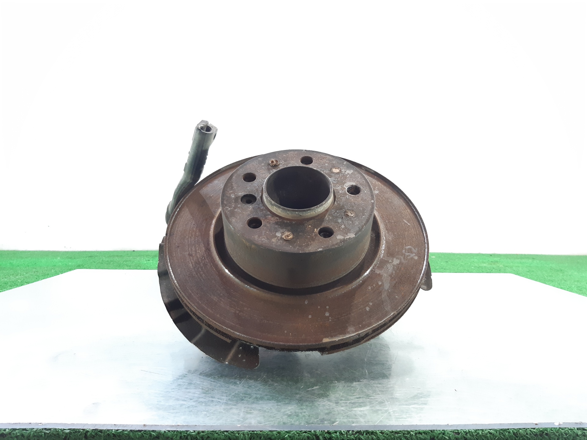 BMW 3 Series E90/E91/E92/E93 (2004-2013) Front Left Wheel Hub 31216793923 18734029