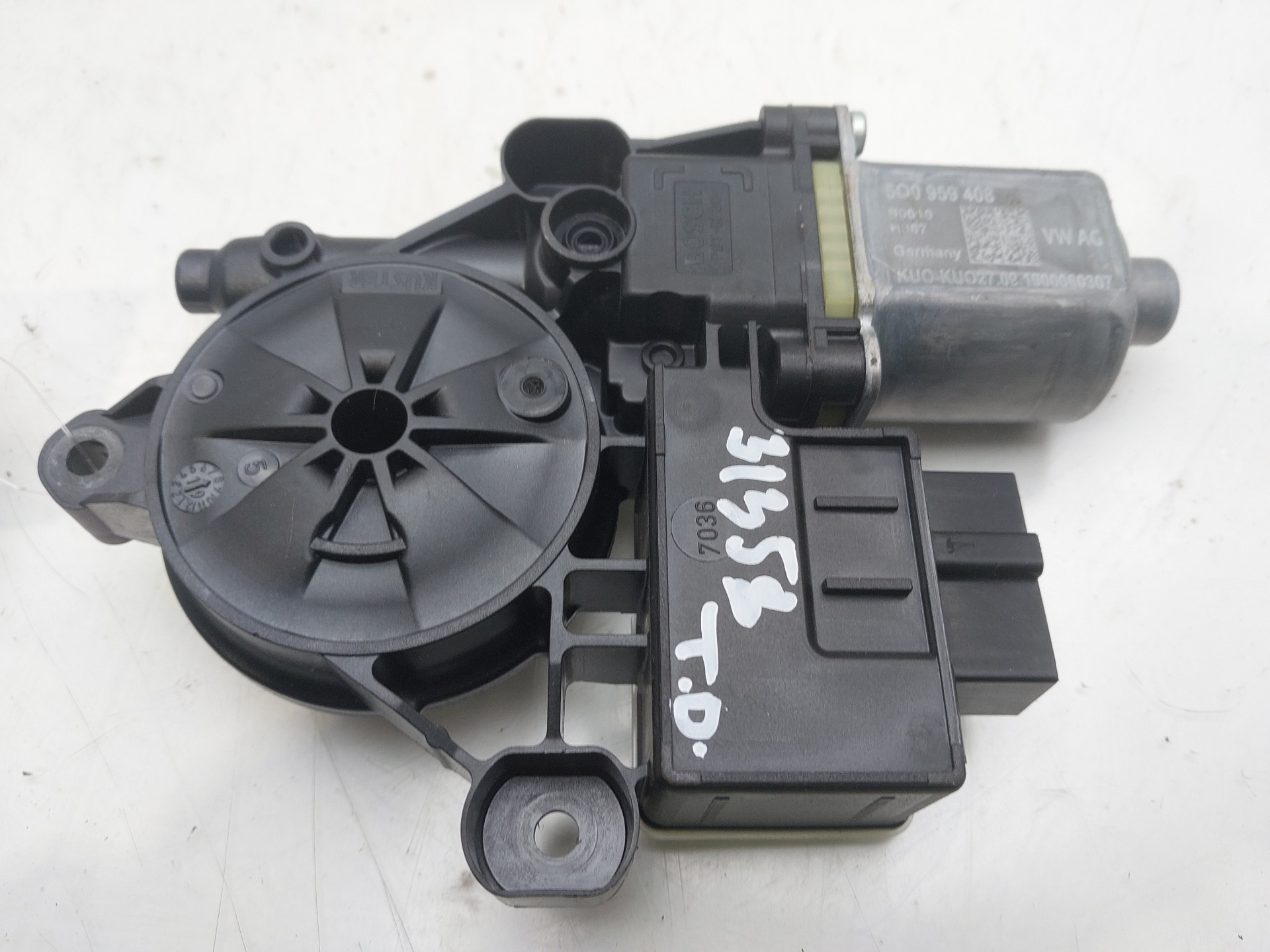 SEAT Alhambra 2 generation (2010-2021) Rear Right Door Window Control Motor 5Q0959408 23102836