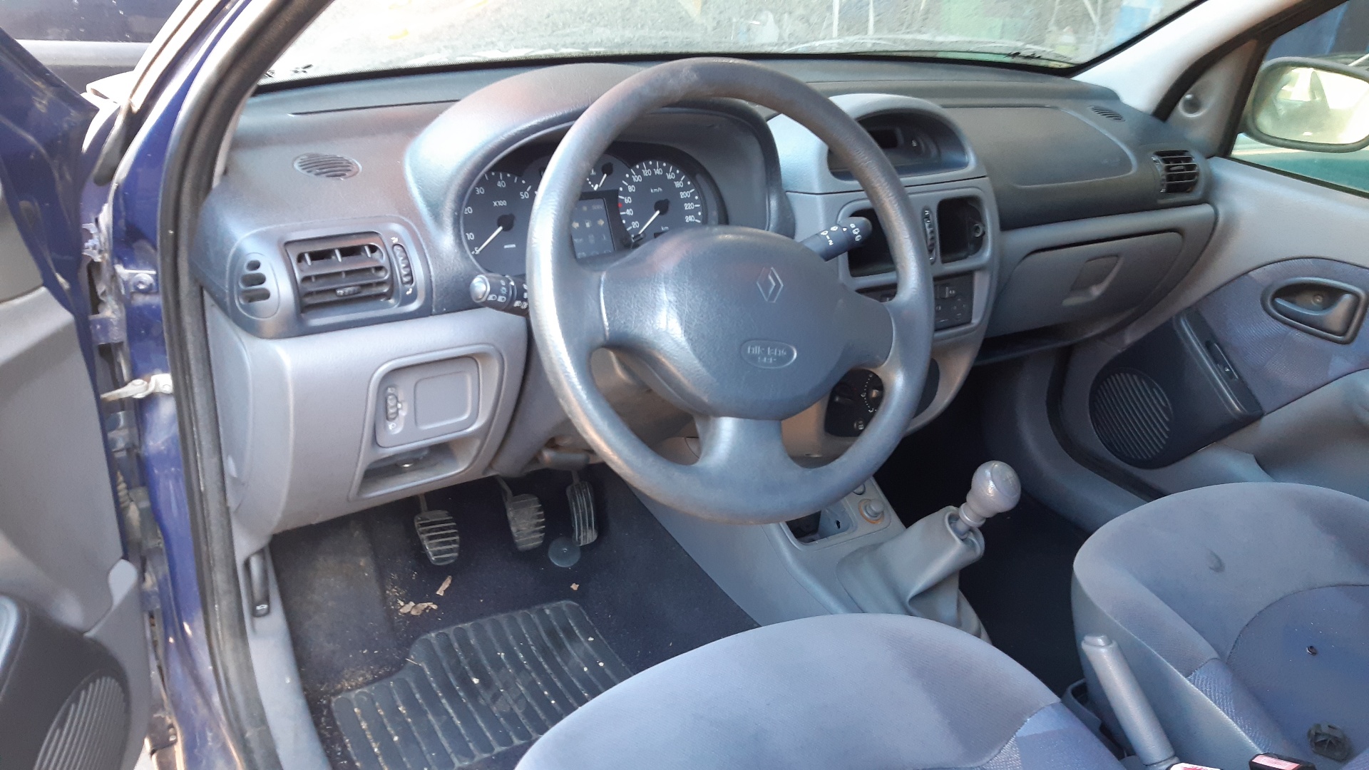 RENAULT Clio 2 generation (1998-2013) Решетка радиатора 7700846870 22285040