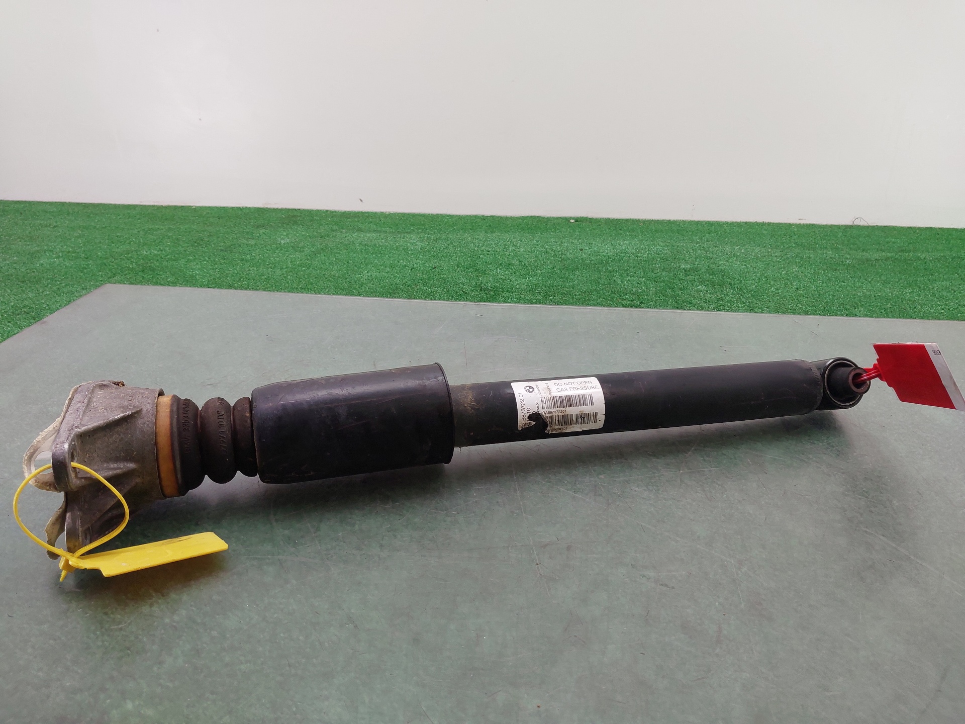 BMW 1 Series F20/F21 (2011-2020) Rear Left Shock Absorber 33526873722 22486041