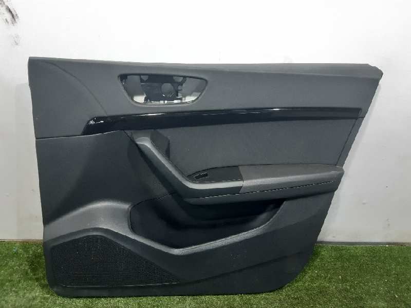 SEAT Ateca 1 generation (2016-2024) Front Right Door Panel 576867014AB 20139012
