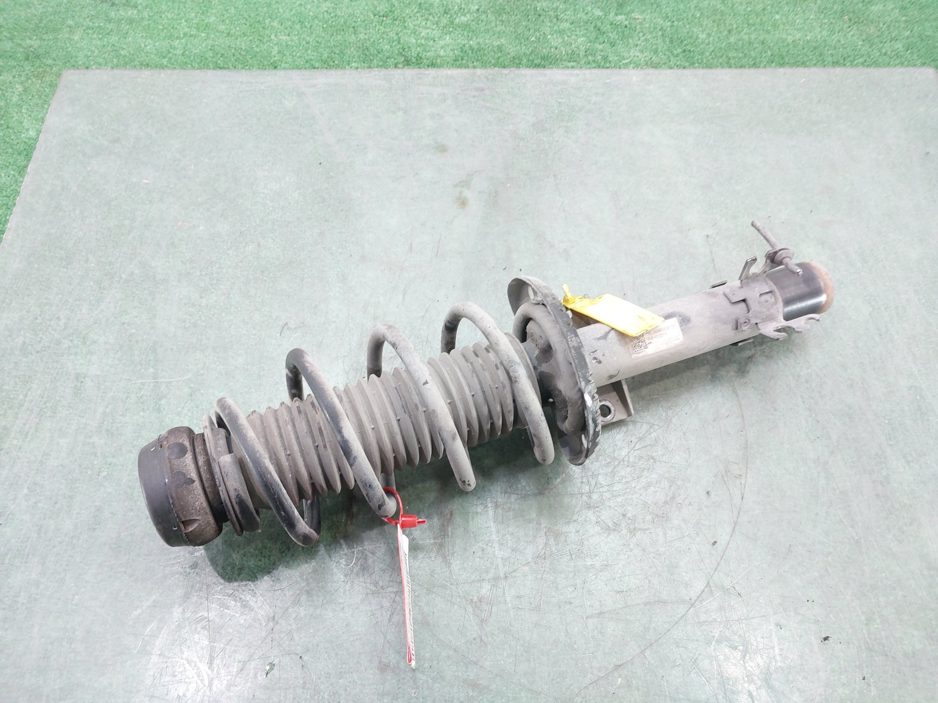 SEAT Ibiza 4 generation (2008-2017) Front Left Shock Absorber 6R0413031F 22347535