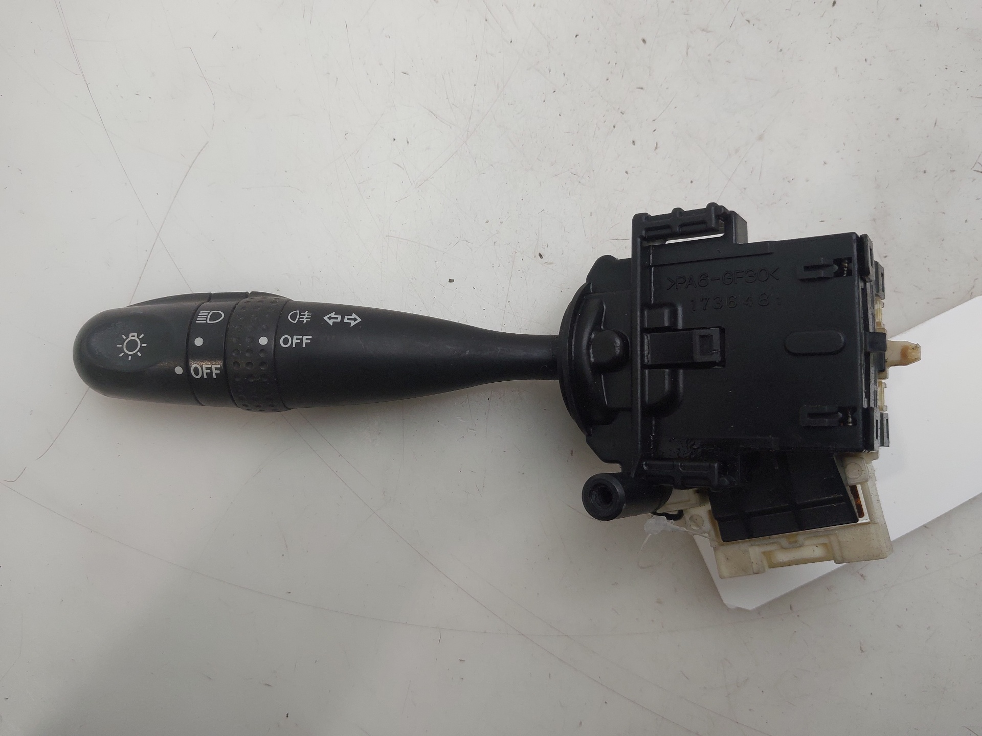 Light switch 4ZZFE 173648 de Toyota Corolla (_e12_) 2002-2006 97 CV