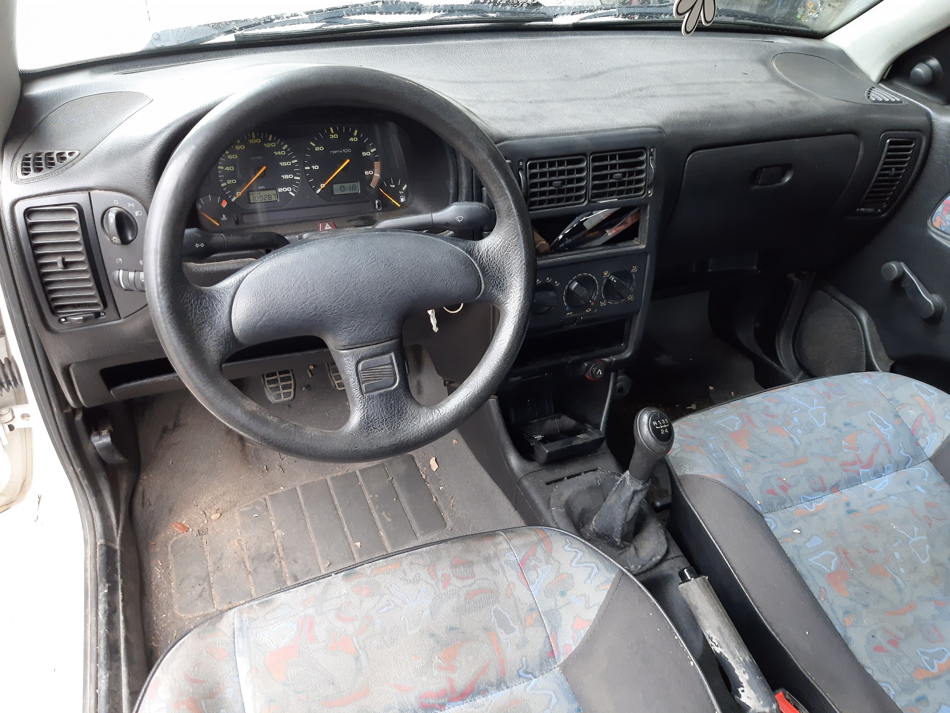 LEXUS Cordoba 1 generation (1993-2003) Other Interior Parts 1H0837581 20148528