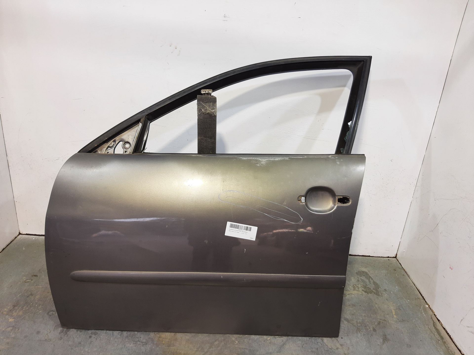 SEAT Cordoba 2 generation (1999-2009) Front Left Door 6L4831055S 20712252