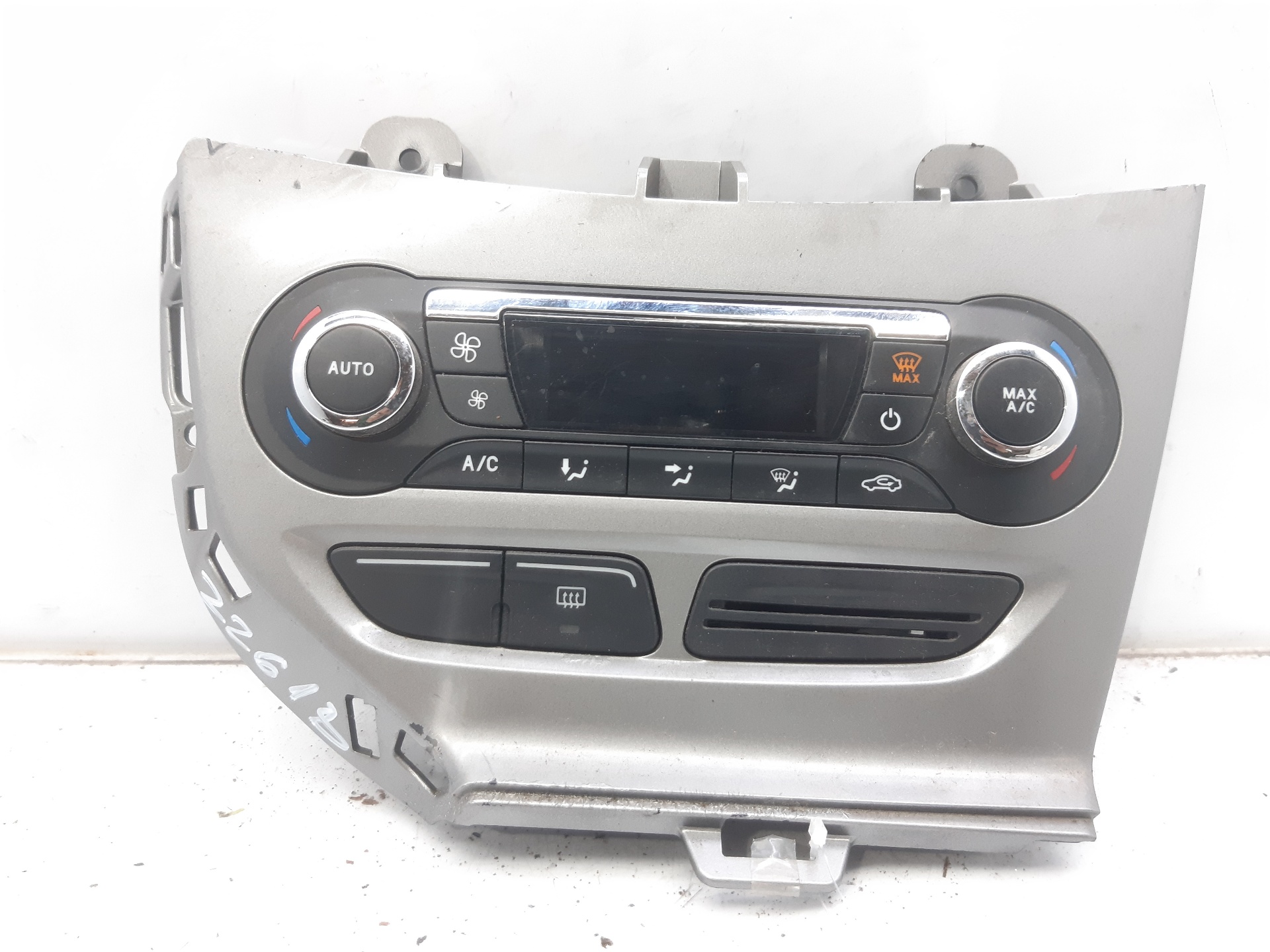 FORD Focus 3 generation (2011-2020) Climate  Control Unit BM5T18C612CH 18655301