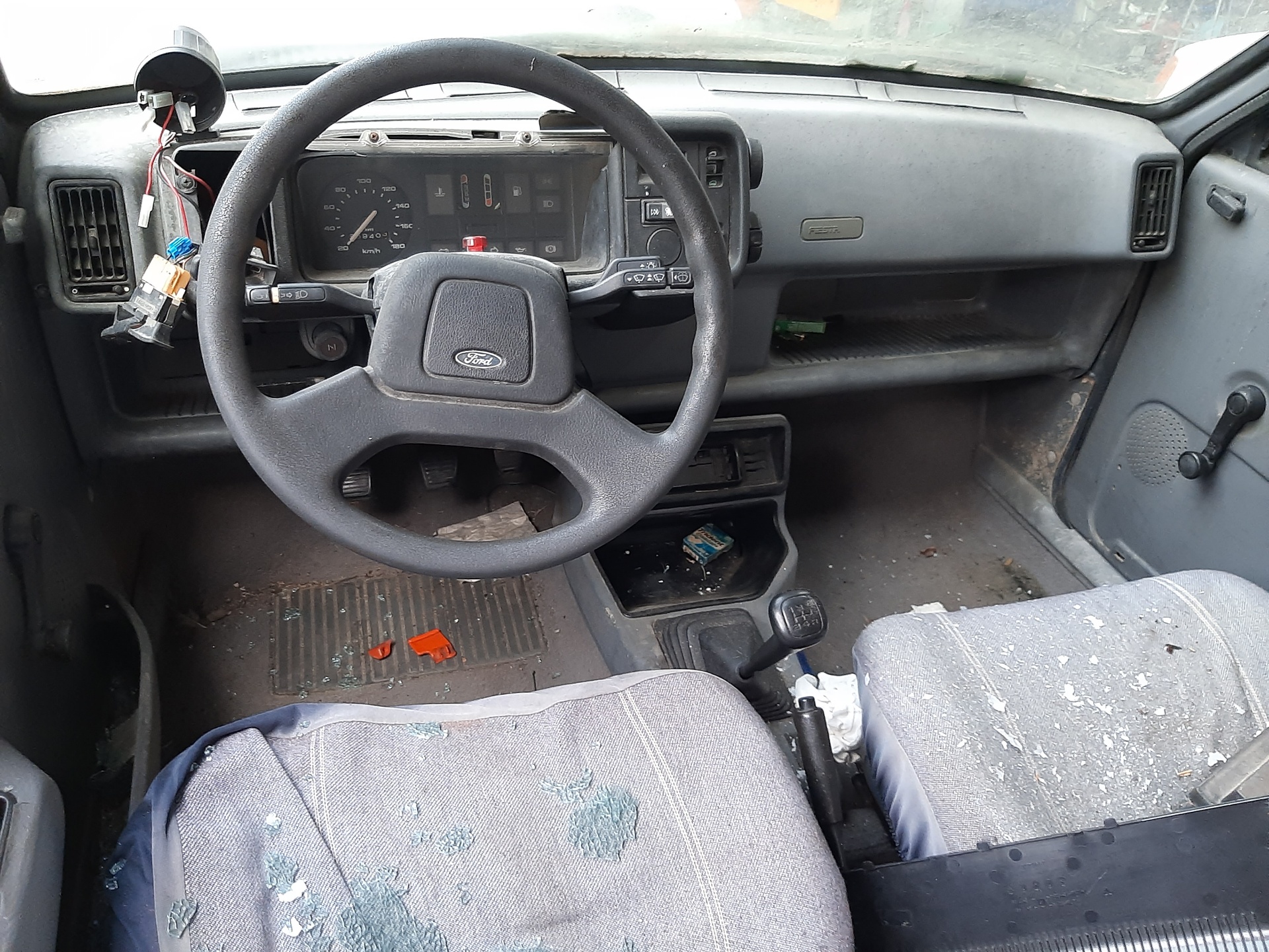 FORD Fiesta 2 generation (1983-1989) Mâner exterior al ușii din stânga față 7220481 24145325