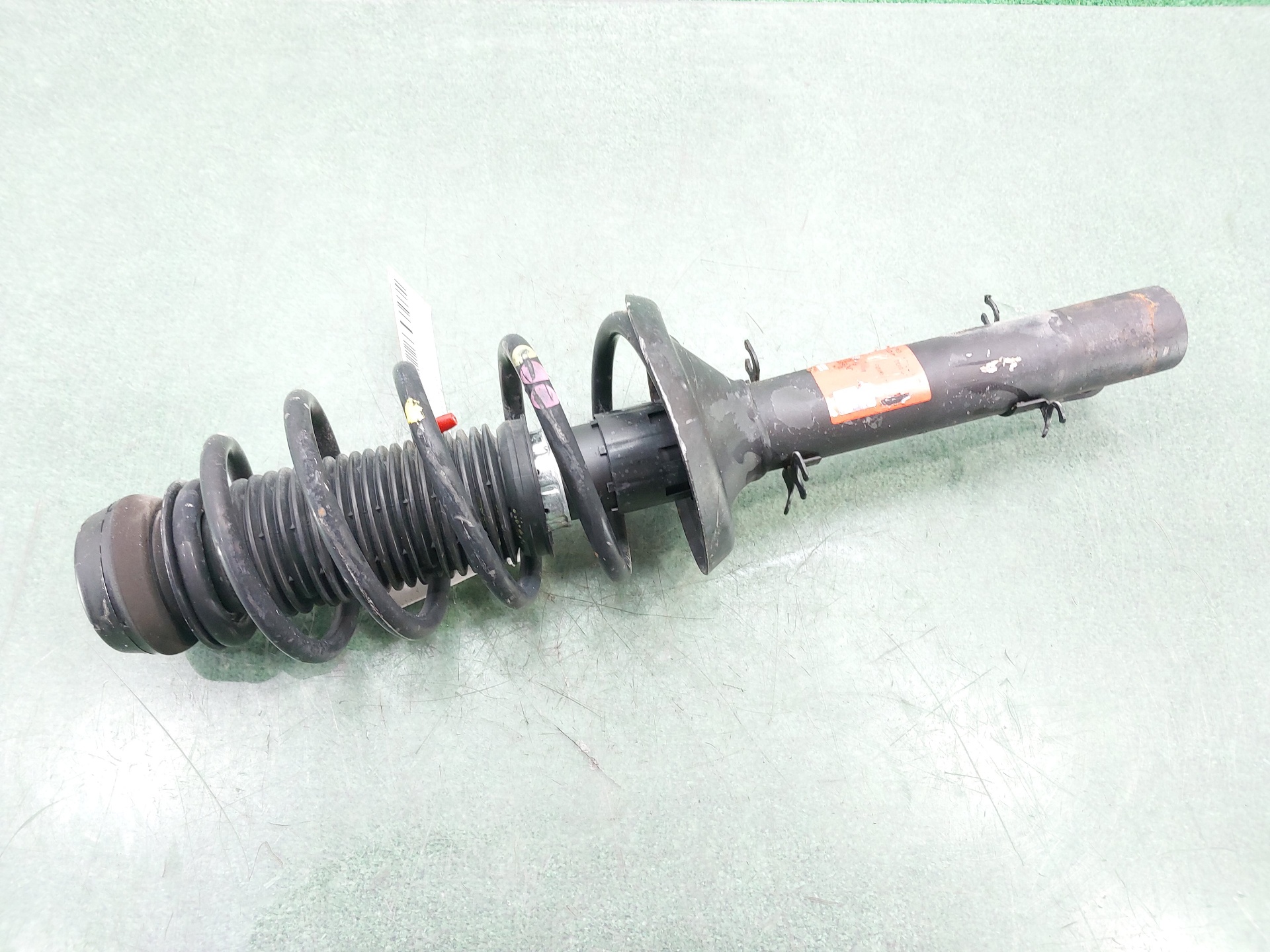 NISSAN Front Left Shock Absorber 1J0413031BJ 25784908