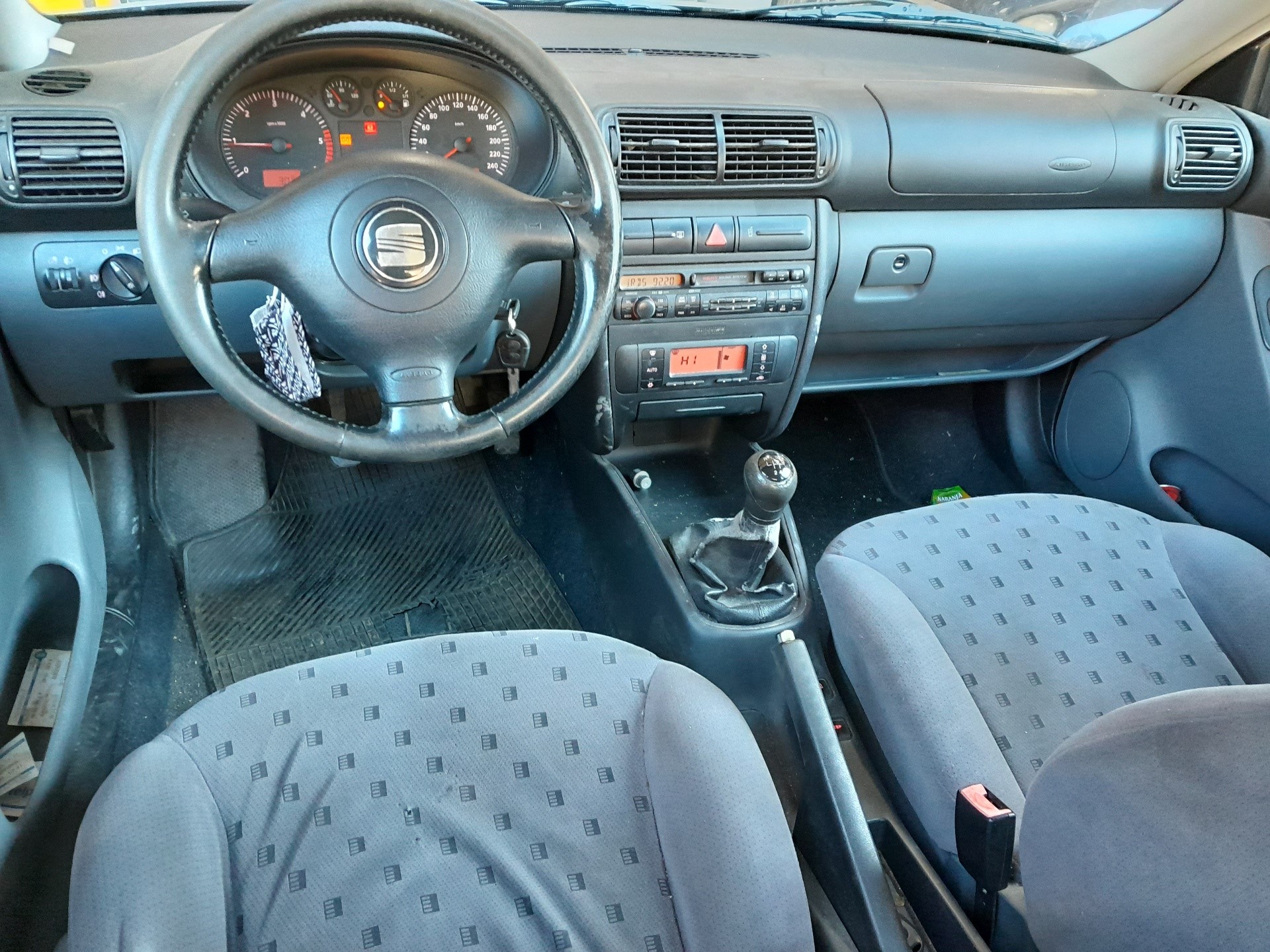 SEAT Toledo 2 generation (1999-2006) Priekinių dešinių durų stiklo pakelėjo varikliukas 1J1959802DFKZ 21238615