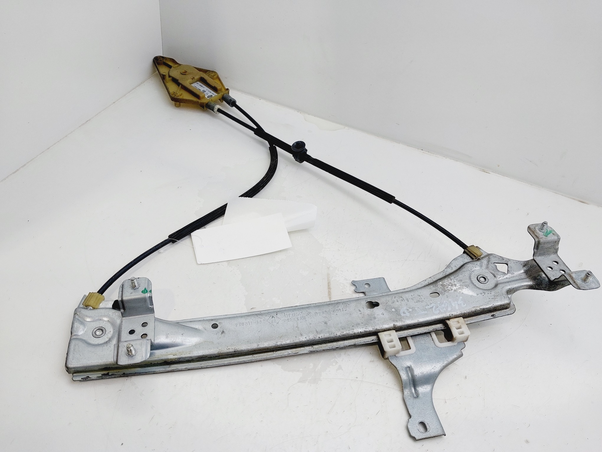 RENAULT Rear Right Door Window Regulator 827200016R 25316508