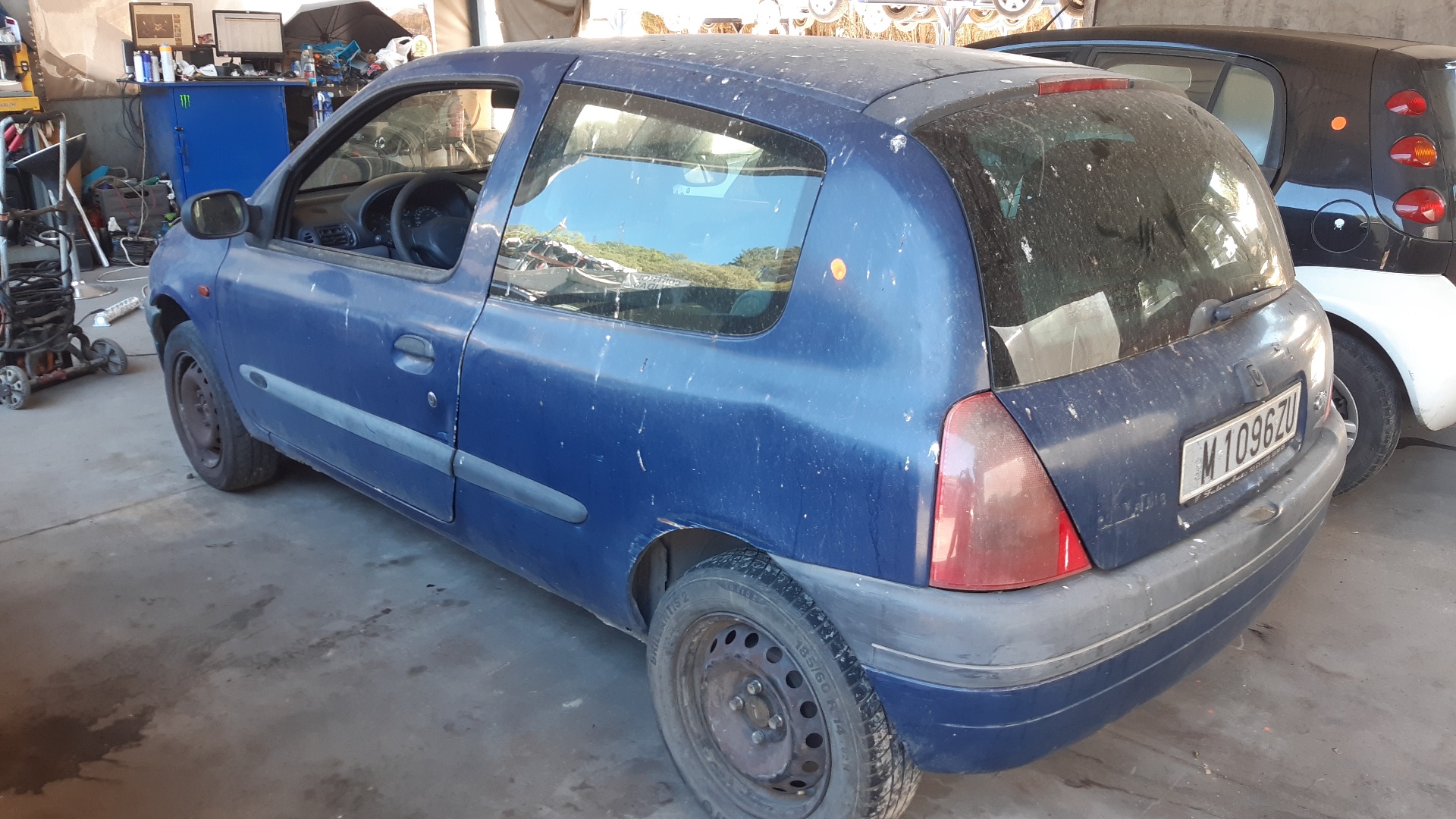 VAUXHALL Clio 2 generation (1998-2013) Замок передней левой двери 7701045304 18800086