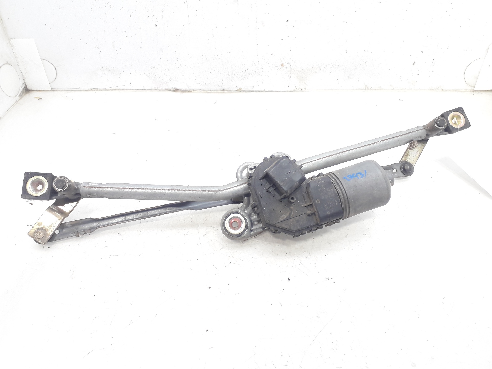 FORD Mondeo 3 generation (2000-2007) Front Windshield Wiper Mechanism 0390241702 18793786
