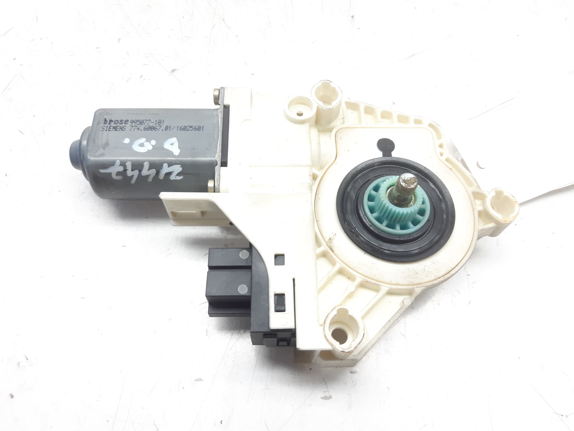 TOYOTA A6 C6/4F (2004-2011) Moteur de commande de vitre de porte avant droite 4F0959802B 18569123