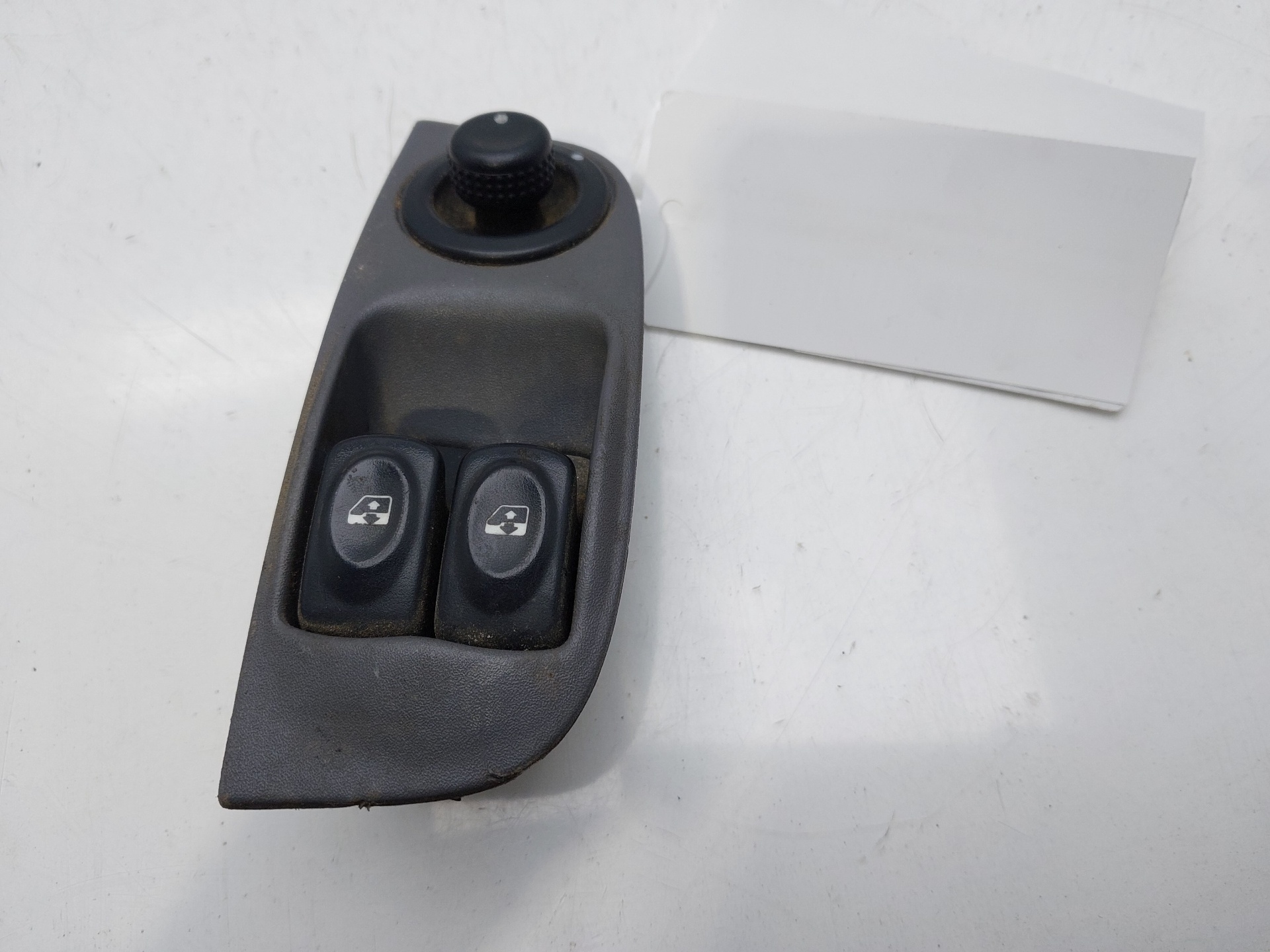 SAAB Megane 2 generation (2002-2012) Кнопка стеклоподъемника передней левой двери 7700429070 20651744