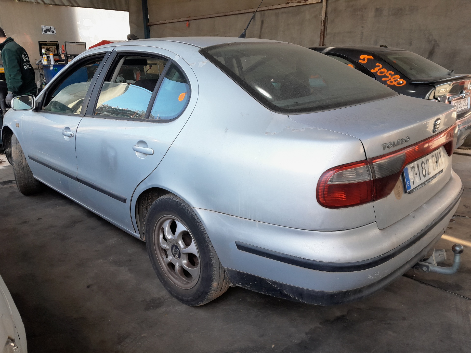 SEAT Toledo 2 generation (1999-2006) Фонарь задний левый 1M5945111 23012325