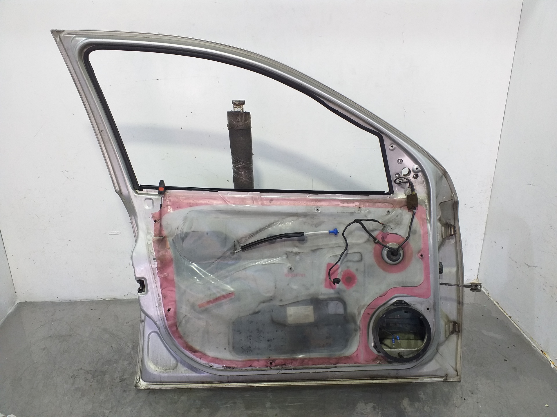 OPEL Astra H (2004-2014) Priekšējās kreisās durvis 13116451 24537061