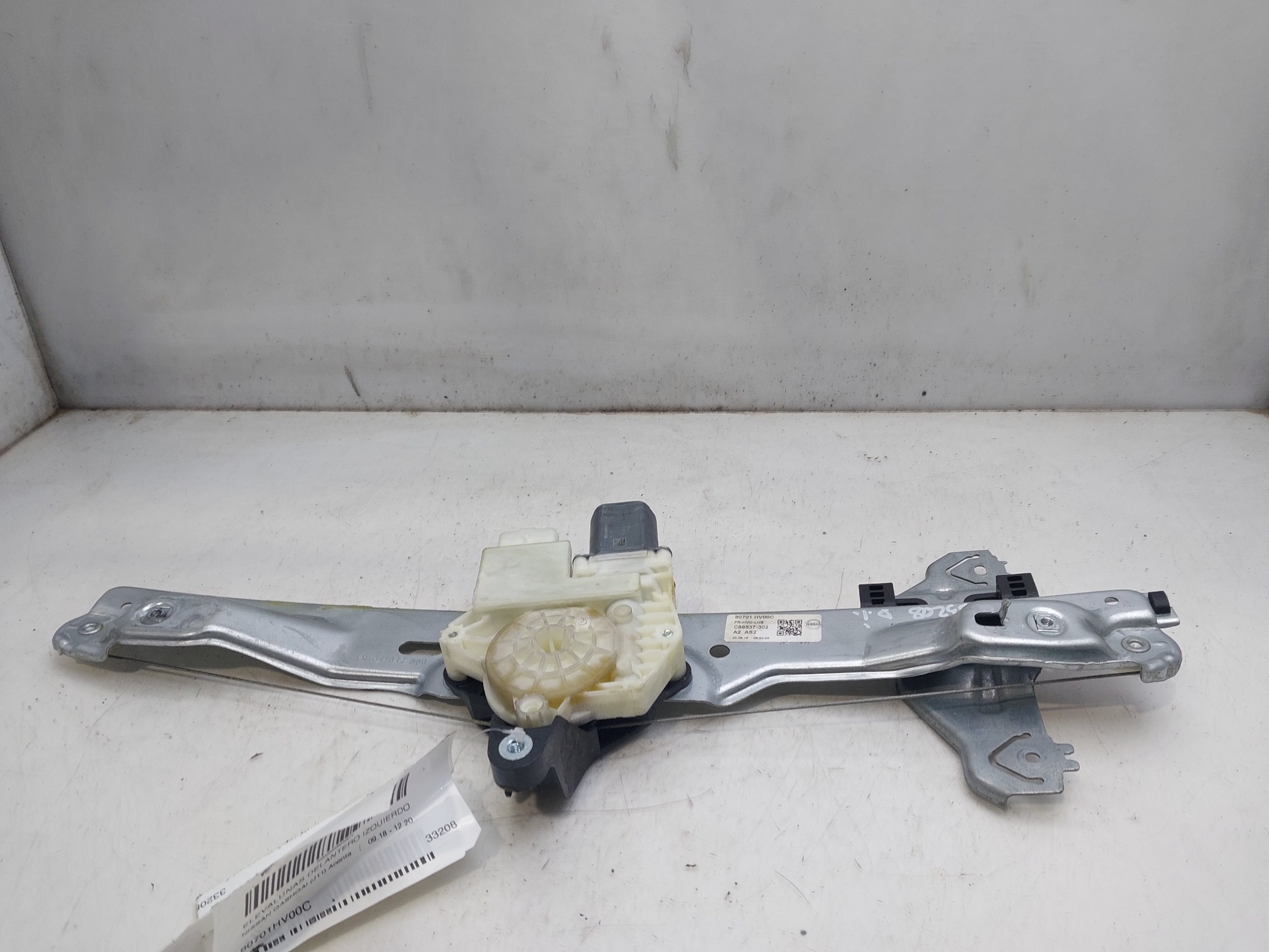 NISSAN Qashqai 2 generation (2013-2023) Front Left Door Window Regulator 80701HV00C 24149681