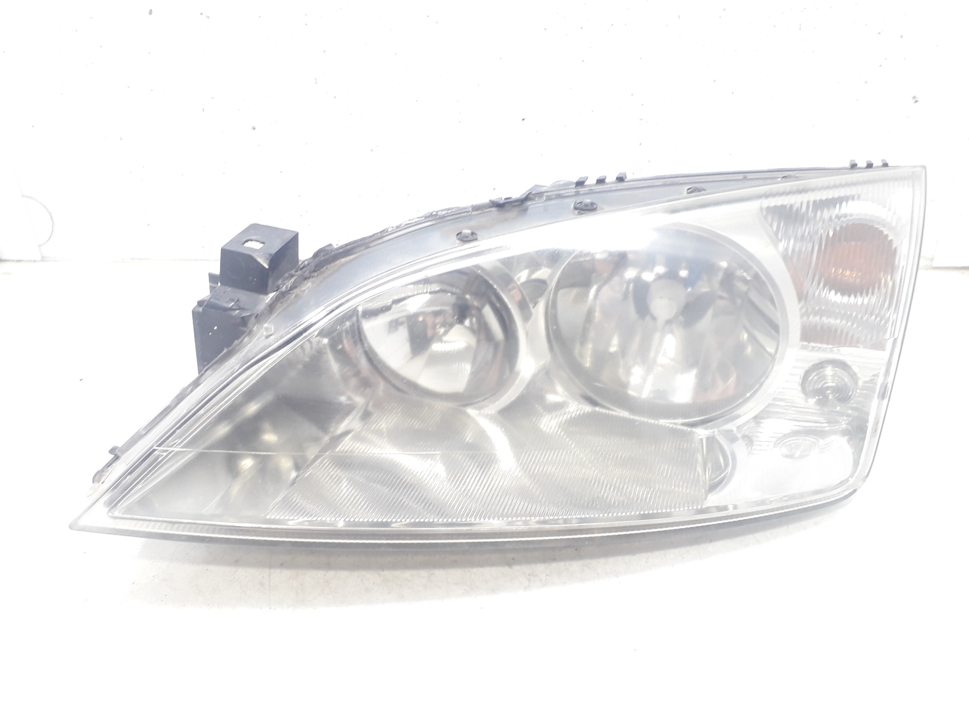 Scheinwerfer links FMBA 1435624 de Ford Mondeo iii (b5y) 2000-2007 131 CV