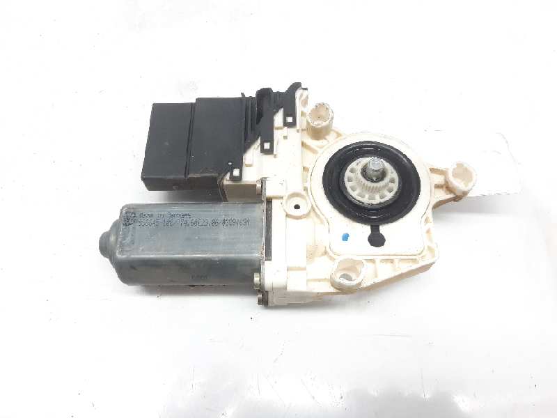 VOLKSWAGEN Touran 1 generation (2003-2015) Moteur de commande de vitre de porte arrière gauche 1K0959703B 20791676