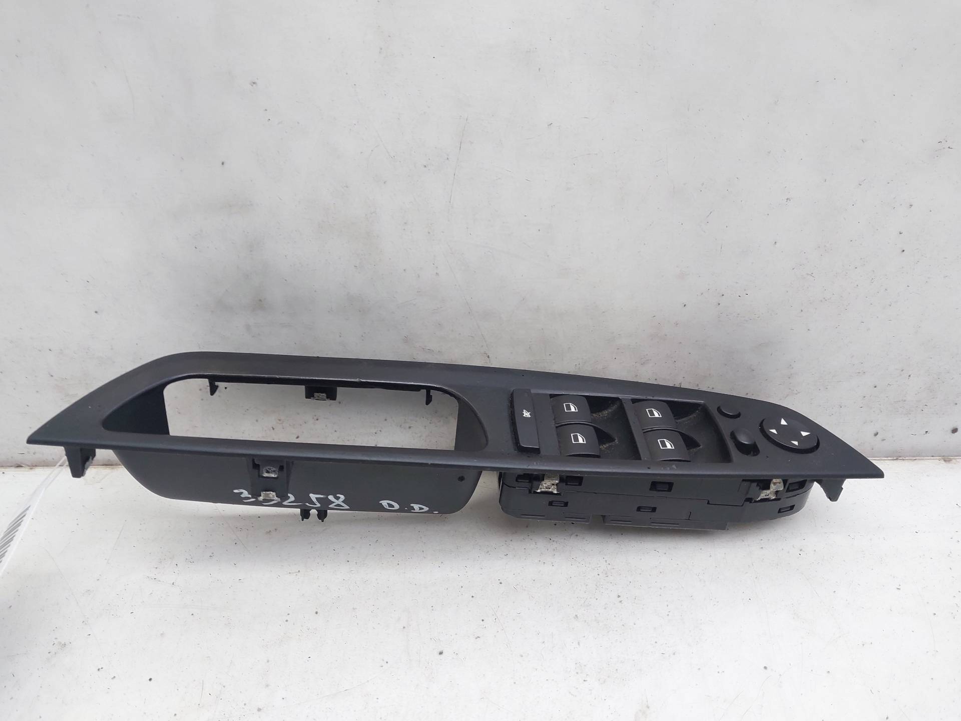 BMW X6 E71/E72 (2008-2012) Front Right Door Window Switch 9122121 22916621