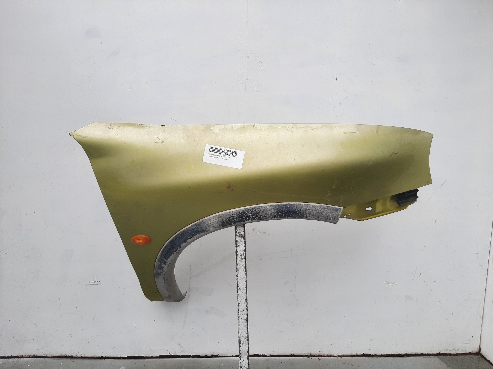 OPEL Corsa B (1993-2000) Front Right Fender 90387075 22458166