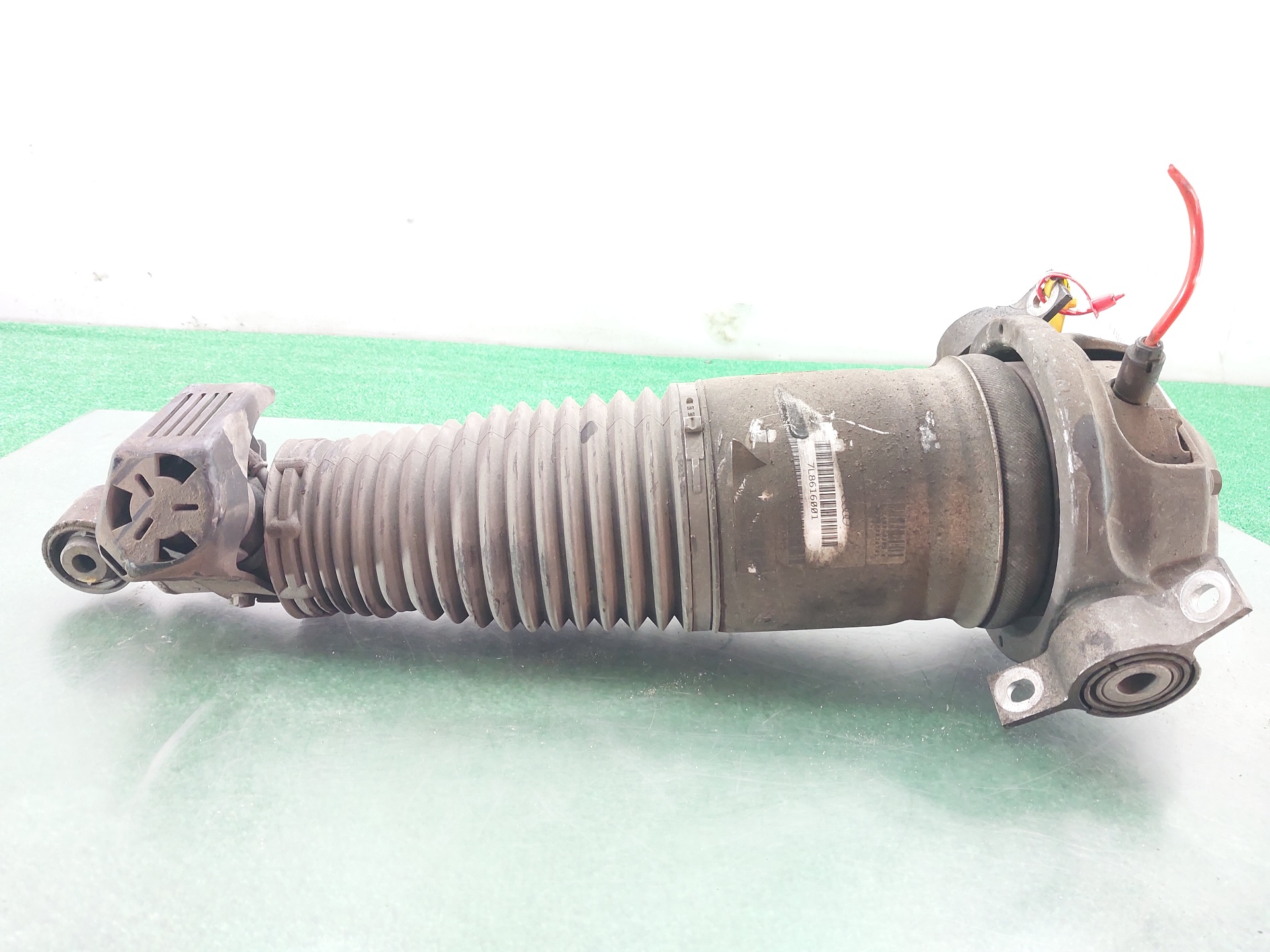 AUDI Q7 4L (2005-2015) Rear Left Shock Absorber 7L8616001 20150848