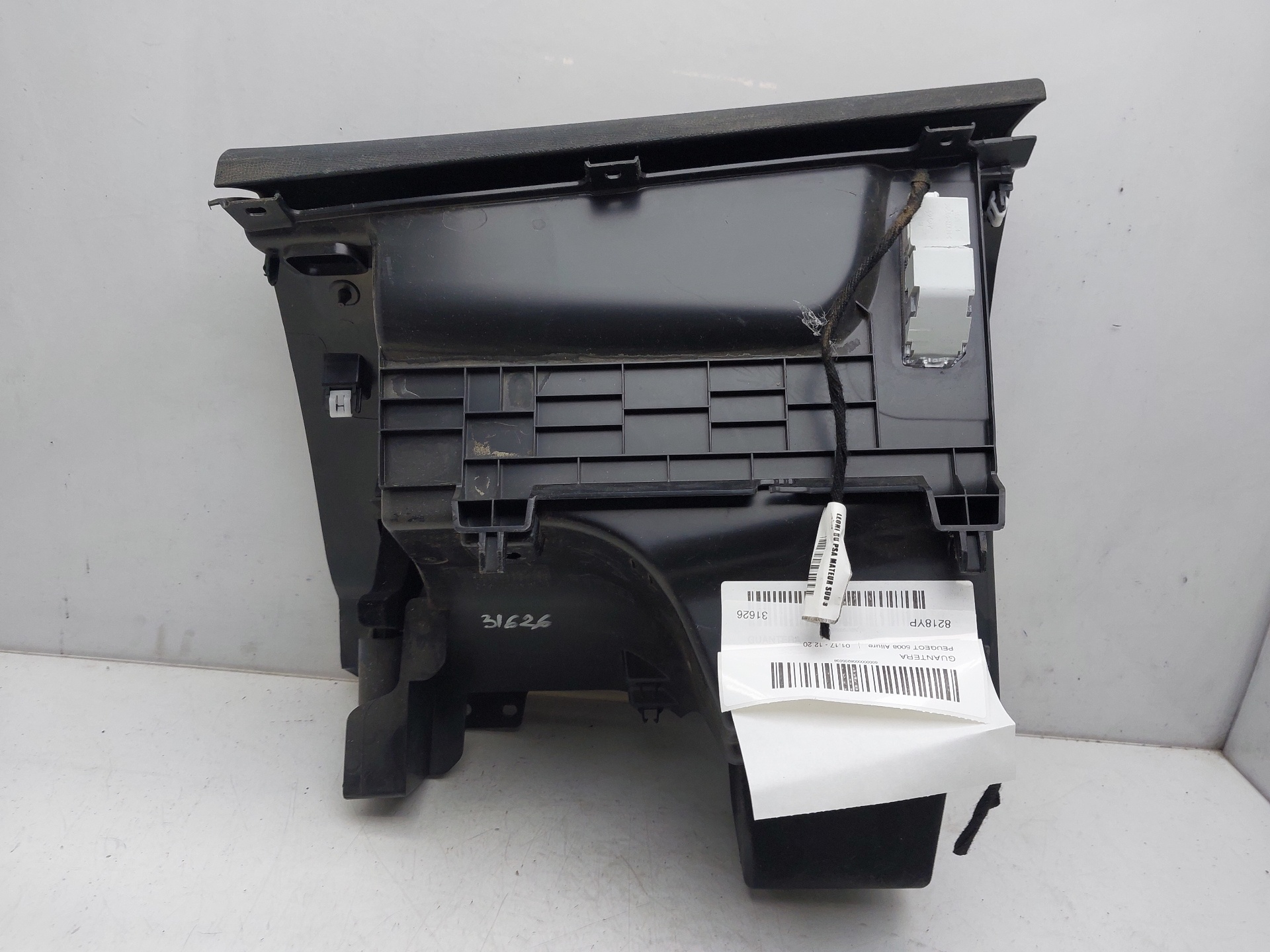 PEUGEOT 3008 1 generation (2010-2016) Glove Box 8218YP 23830446