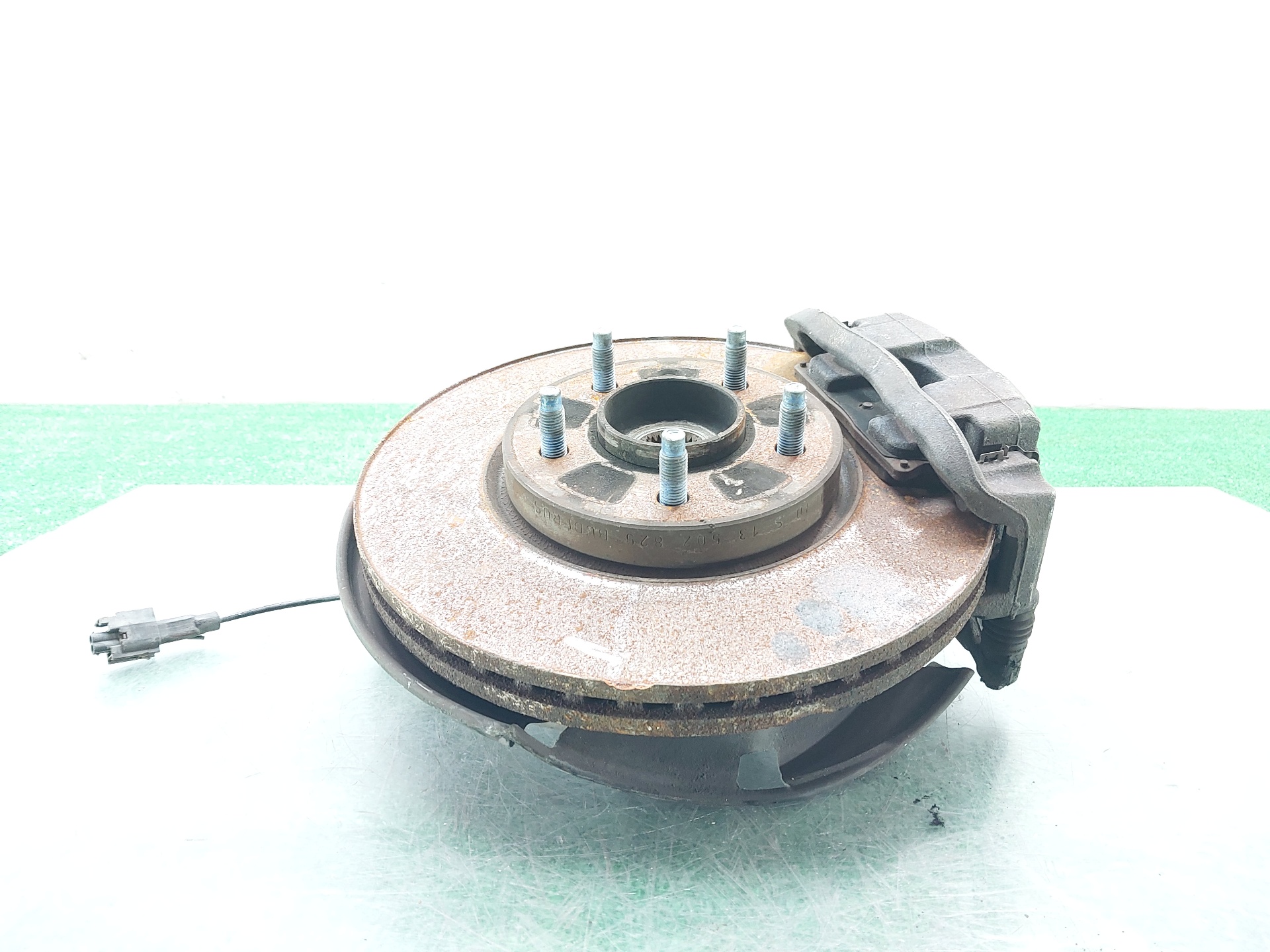 OPEL Astra J (2009-2020) Front Right Wheel Hub 13319483 21086452