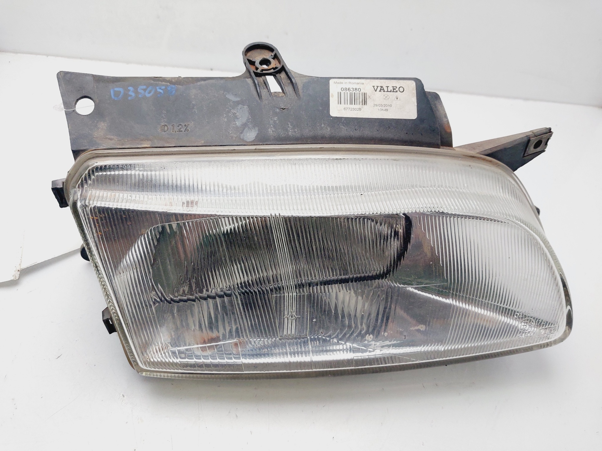 VOLKSWAGEN Clio 1 generation (1990-1998) Front Right Headlight 6205AW 25696981