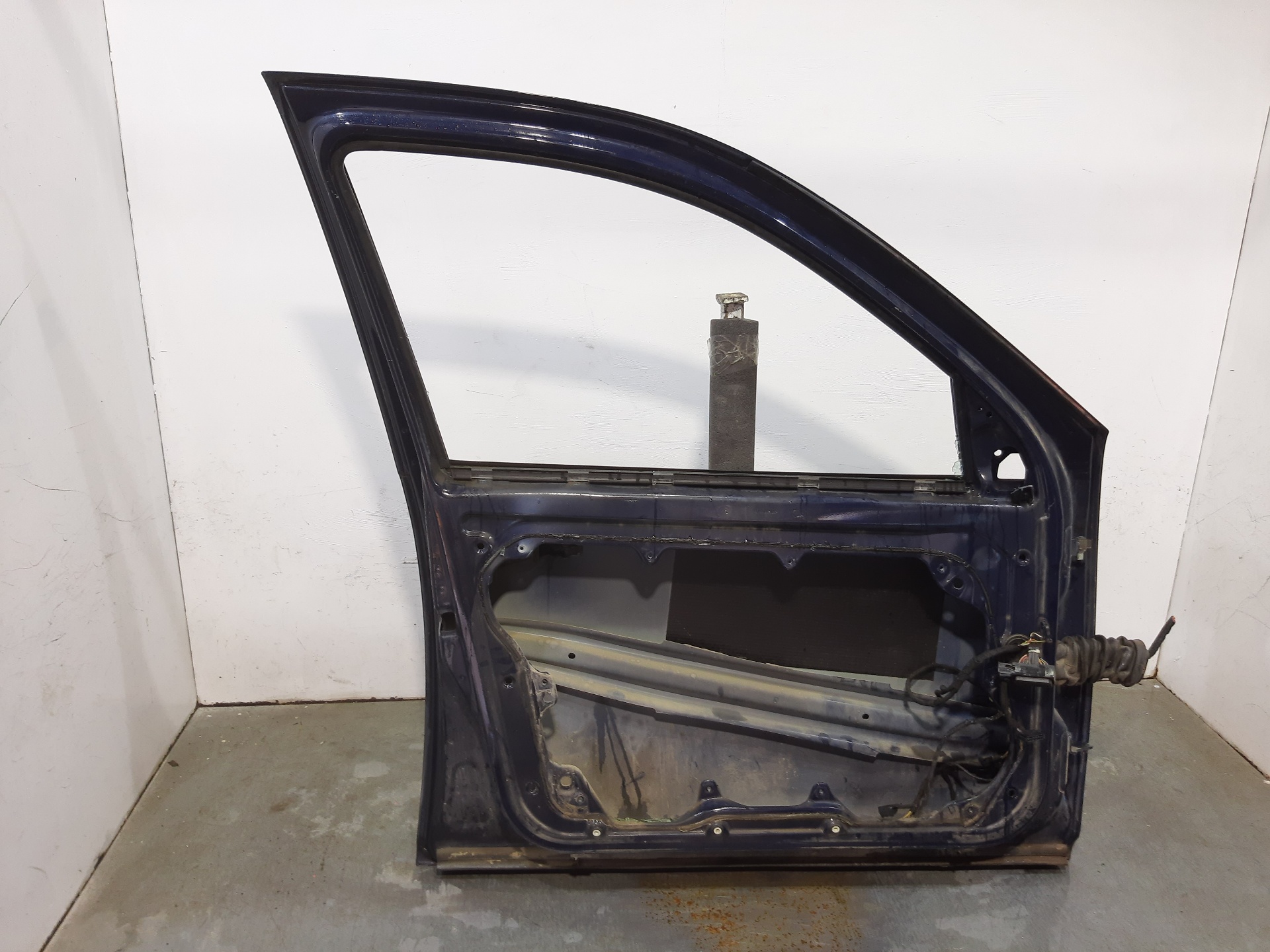 VOLKSWAGEN Bora 1 generation (1998-2005) Front Left Door 1J4831055H 23013457