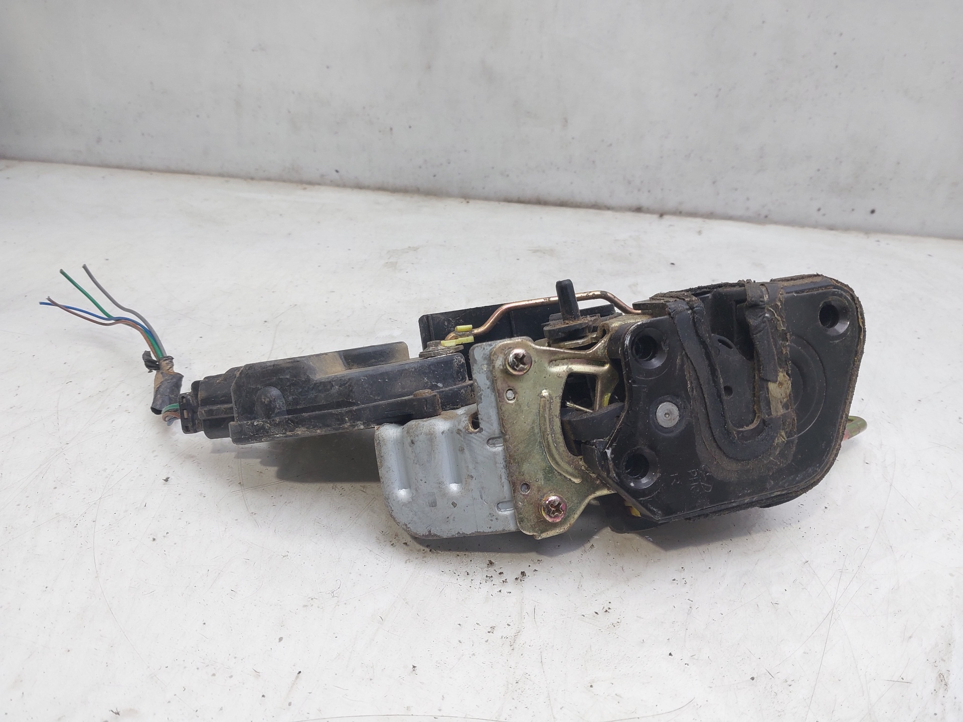 MERCEDES-BENZ Santa Fe SM (2000-2013) Rear Right Door Lock 8142026000 22622769