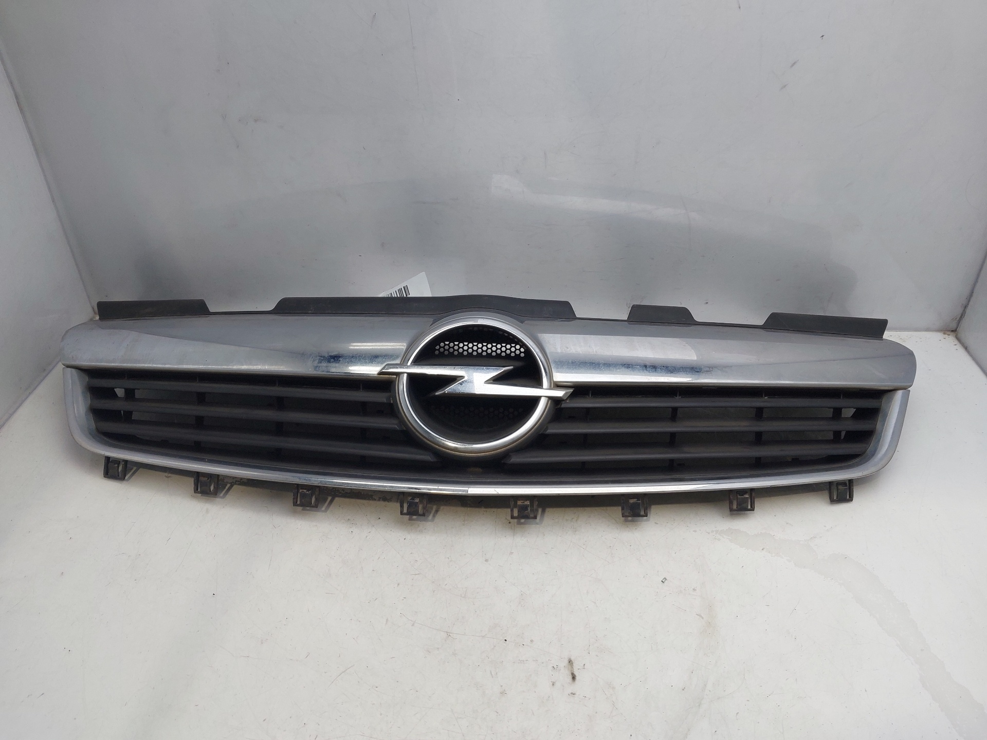 OPEL Zafira B (2005-2010) Radiátorrács 13136136 24153537