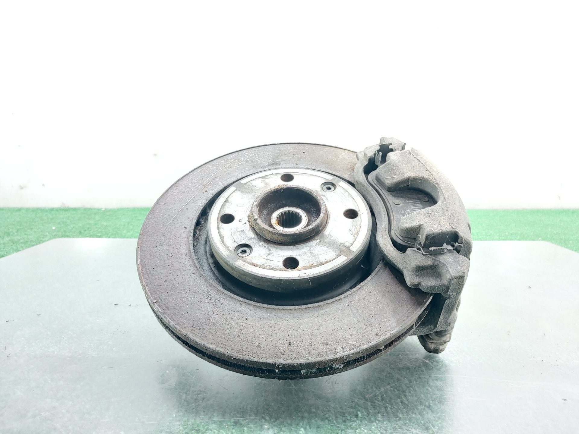 CITROËN C-Elysee 2 generation (2012-2017) Front Right Wheel Hub 1607557580 22463368