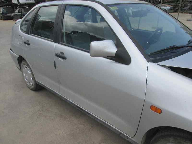 SEAT Ibiza 2 generation (1993-2002) Зеркало передней правой двери 415312302 20165447