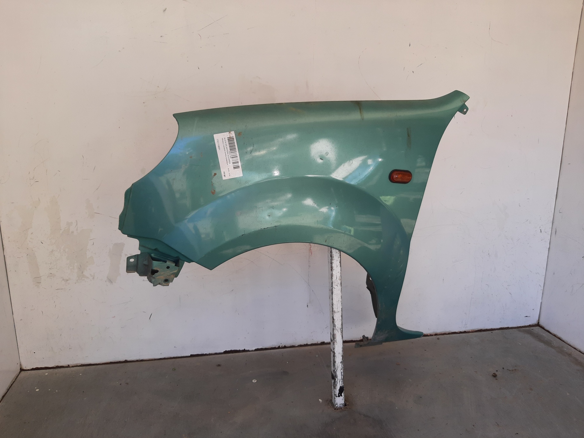 RENAULT Kangoo 1 generation (1998-2009) Front Left Fender 7751718631 22431297