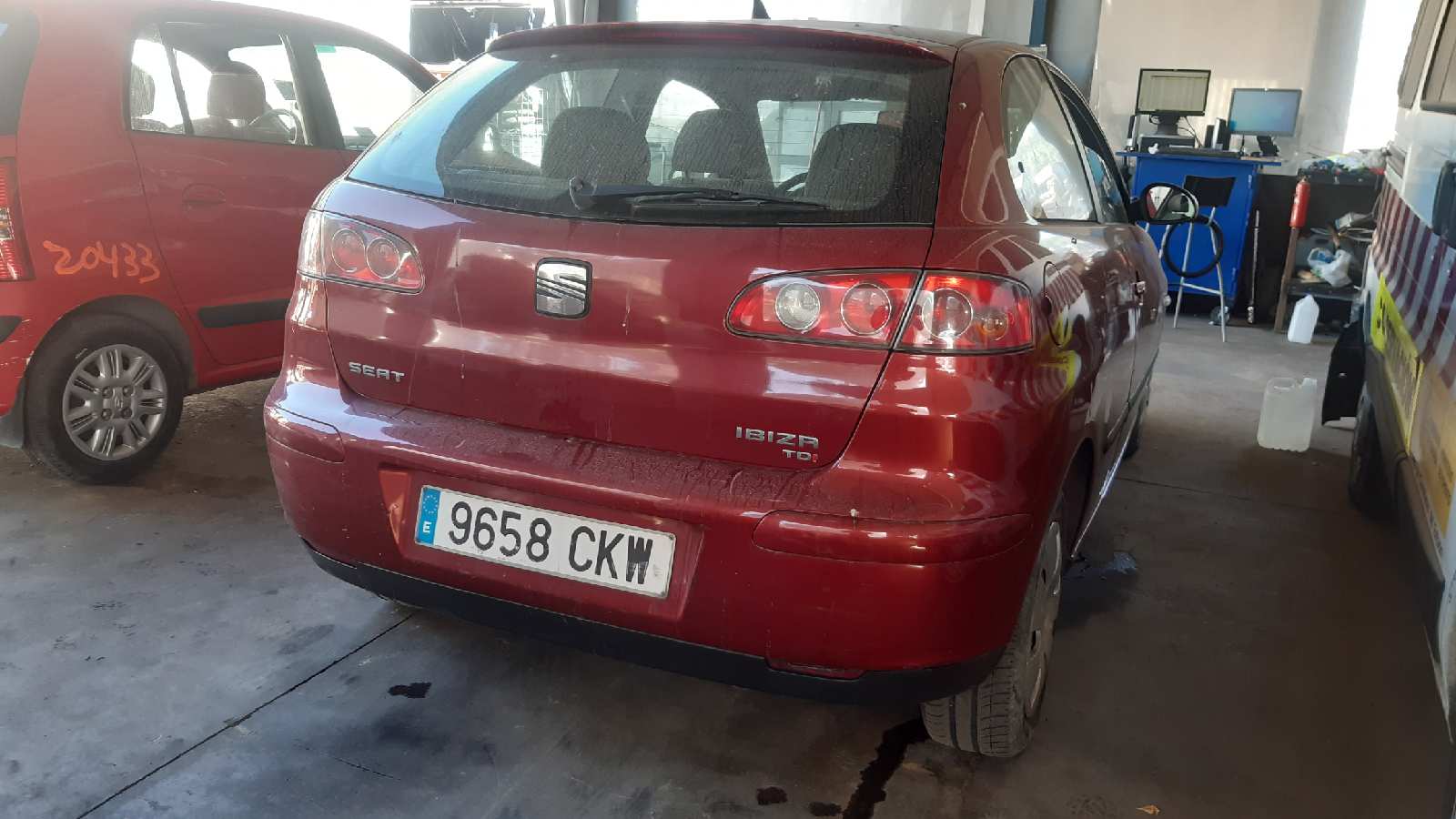 SEAT Ibiza 3 generation (2002-2008) Priekinė kairė apatinė šakė 6Q0407151L 24883525