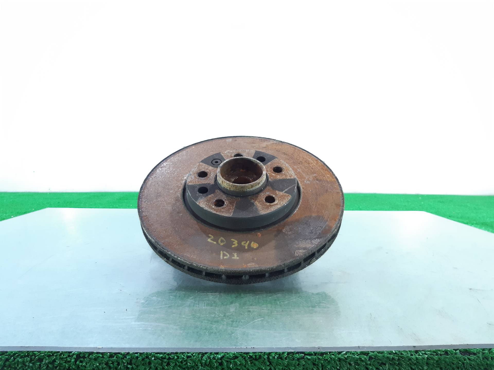 OPEL Astra J (2009-2020) Front Left Wheel Hub 13156041 18706396