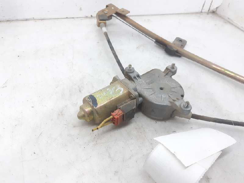 CITROËN AX 1 generation (1986-1998) Vindusregulator foran høyre dør 95636555 24883741